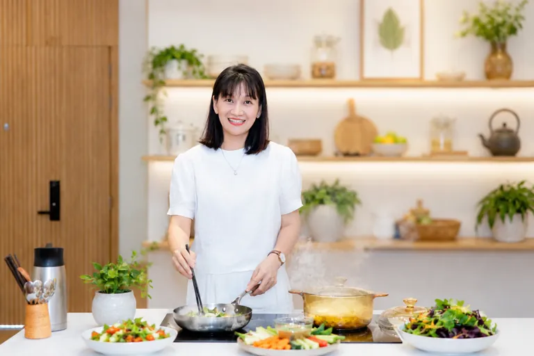 Mai Hằng hướng dẫn thực hành