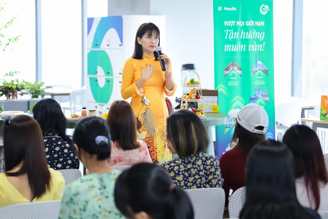 Mai Hằng chia sẻ tại doanh nghiệp